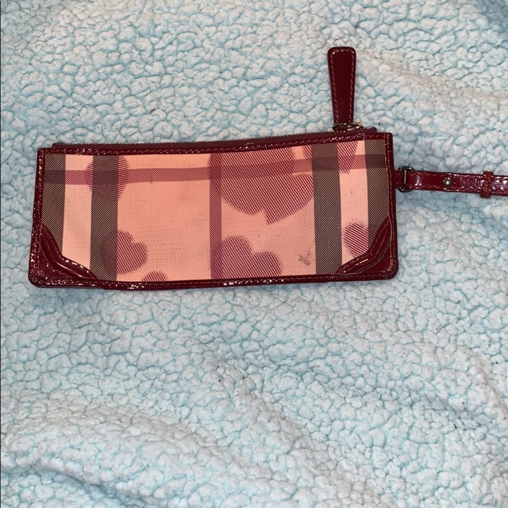 burberry hearts wristlet